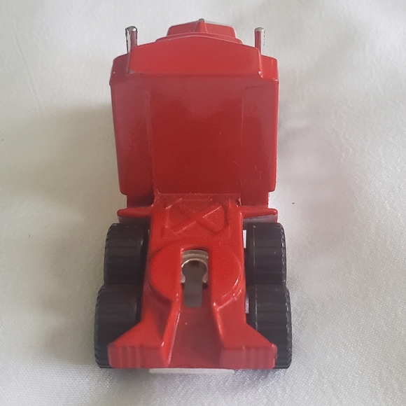 Matchbox 1983 Kenworth Aerodyne Semi Truck - Picture 4 of 5